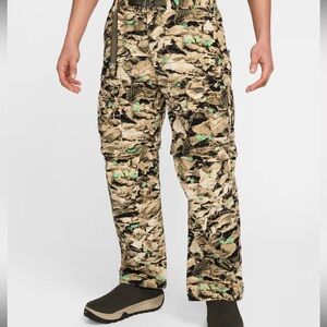 ✅Great Deal! Nike ACG "Smith Summit"
Water-Repellent UV Cargo Pants Medium